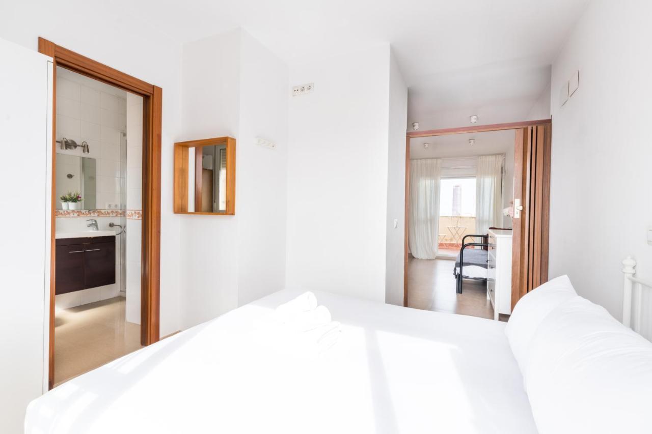 Holi-Rent Apartamento Resitur Seville Exterior photo
