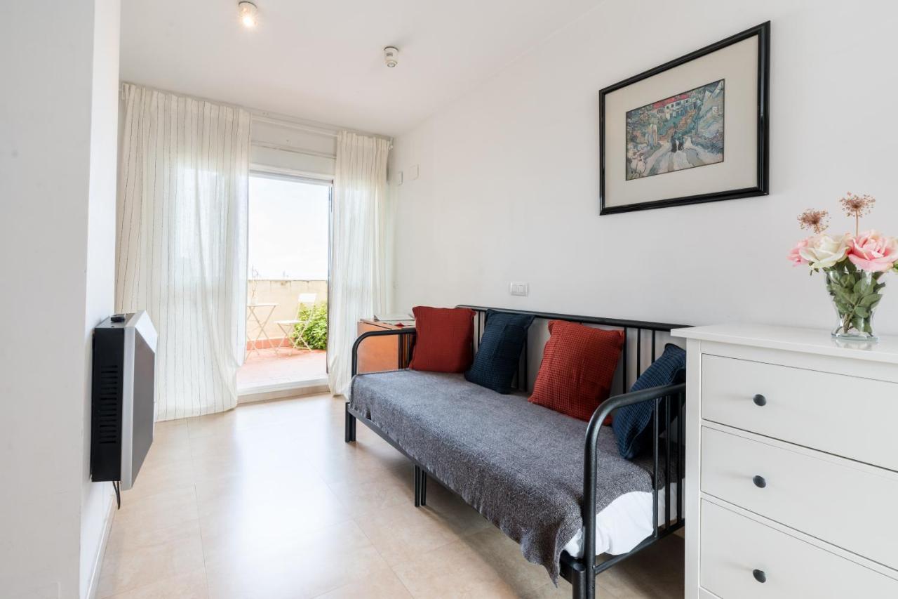Holi-Rent Apartamento Resitur Seville Exterior photo