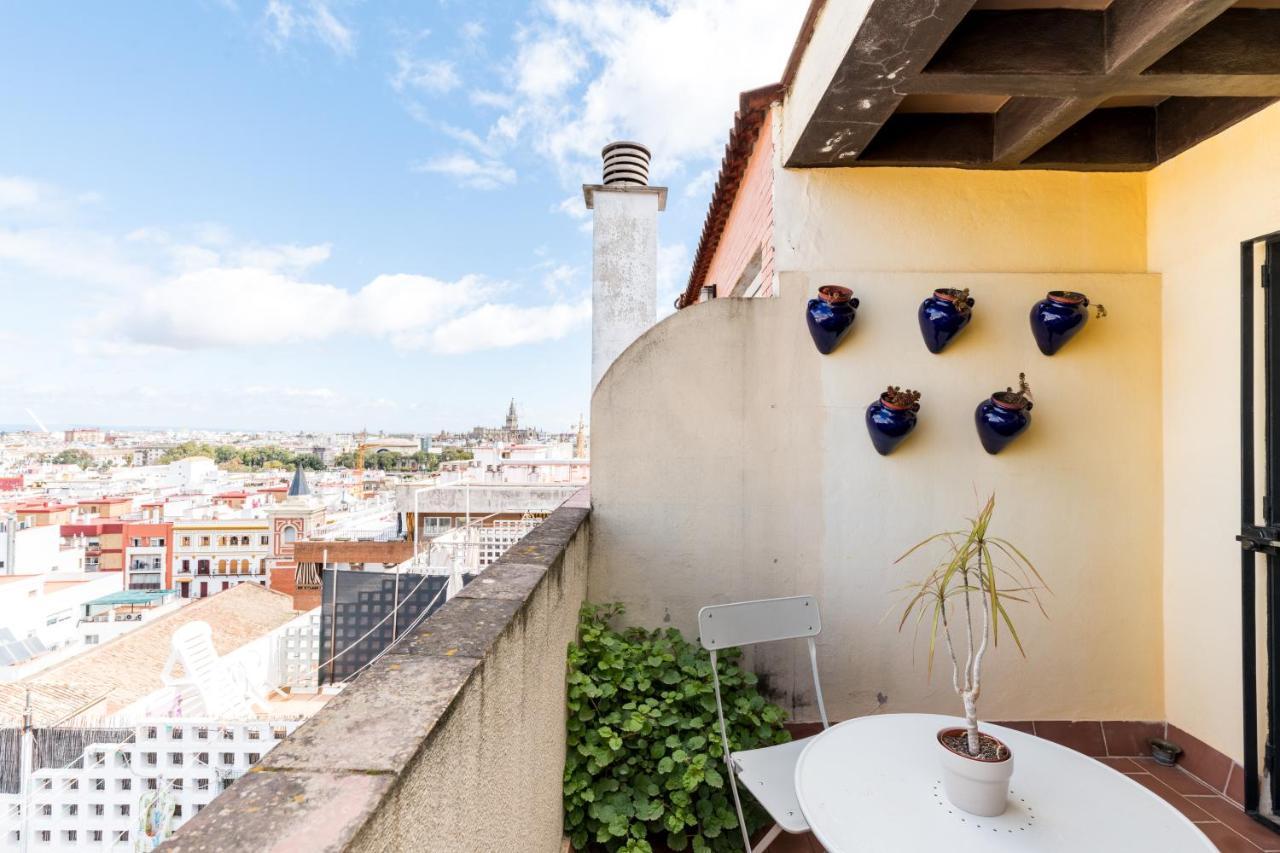 Holi-Rent Apartamento Resitur Seville Exterior photo